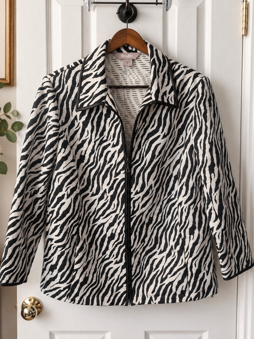 TanJay Zebra Print Textured Zip Front Jacket Black White Size L